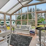 Lovely In With Kitchen Holiday home *