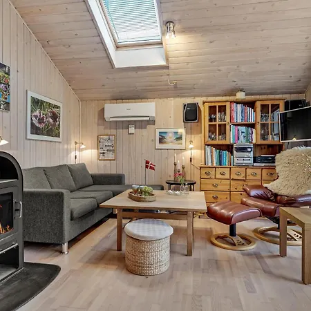 Lovely In With Kitchen Holiday home Hals