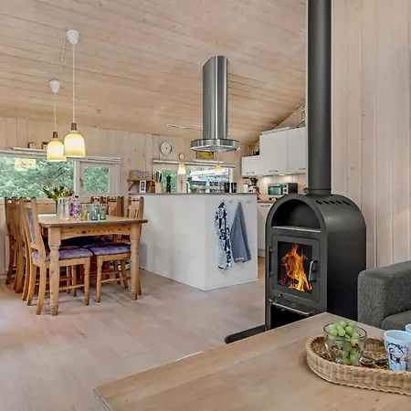 Lovely In With Kitchen Holiday home *